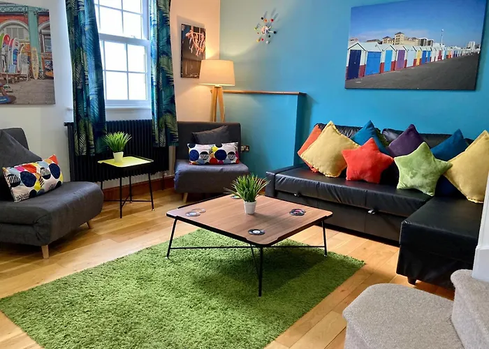 Pebble Mews House - By My Getaways - Parking For One Small Car